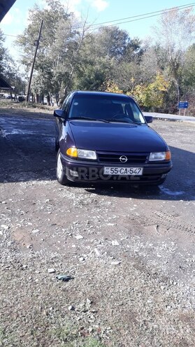 Opel Astra 1993, 485,000 km - 1.6 l - Şəki