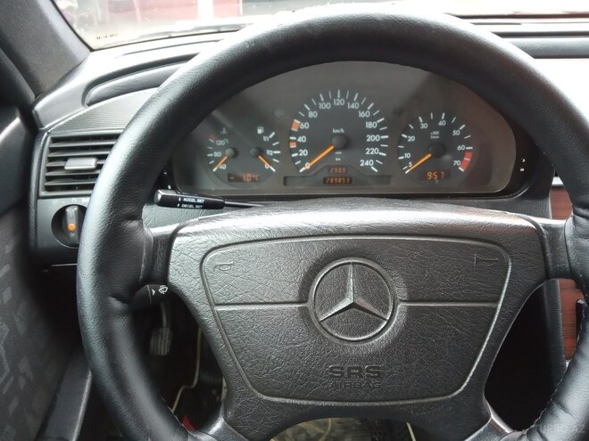 Mercedes C 200 1997, 290,000 km - 2.0 l - Sumqayıt