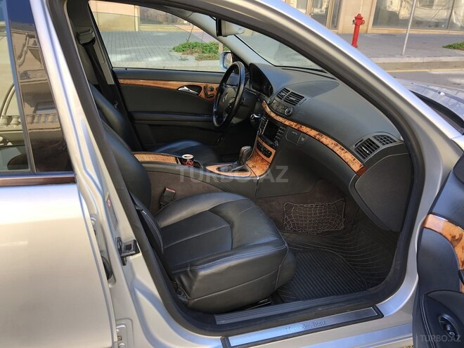Mercedes E 350 2005, 266,000 km - 3.5 l - Bakı