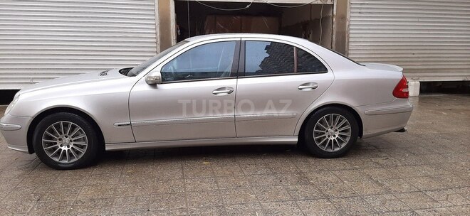Mercedes E 240 2002, 298,000 km - 2.4 l - Bakı