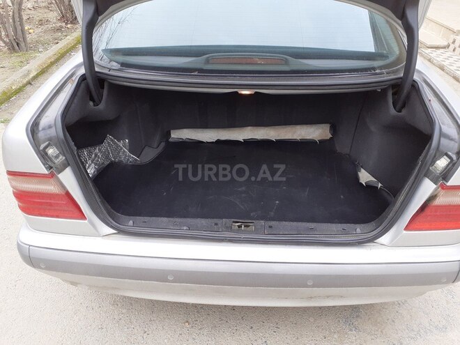 Mercedes E 200 2000, 214,196 km - 2.0 л - Şirvan