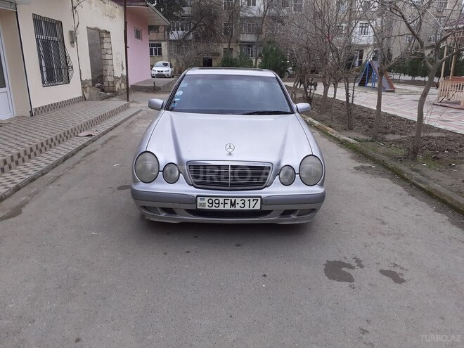 Mercedes E 200 2000, 214,196 km - 2.0 л - Şirvan