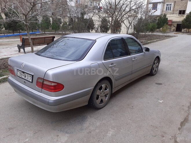 Mercedes E 200 2000, 214,196 km - 2.0 л - Şirvan