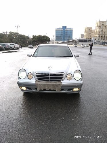 Mercedes E 240 2001, 241,200 km - 2.6 l - Bakı