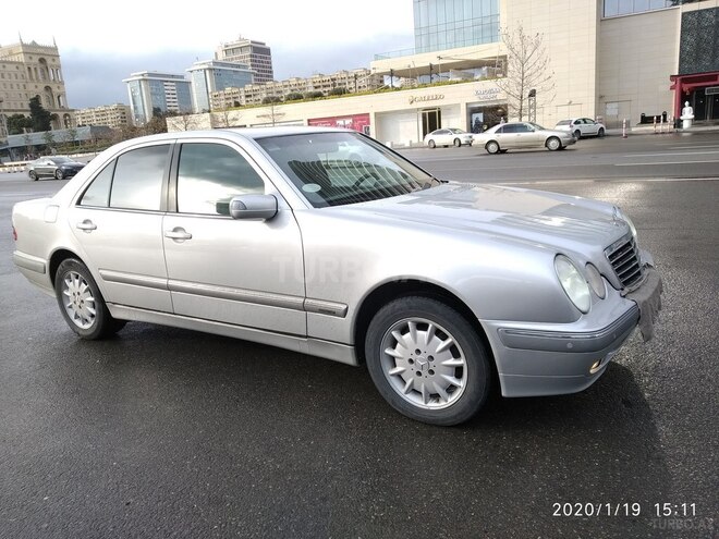 Mercedes E 240 2001, 241,200 km - 2.6 l - Bakı