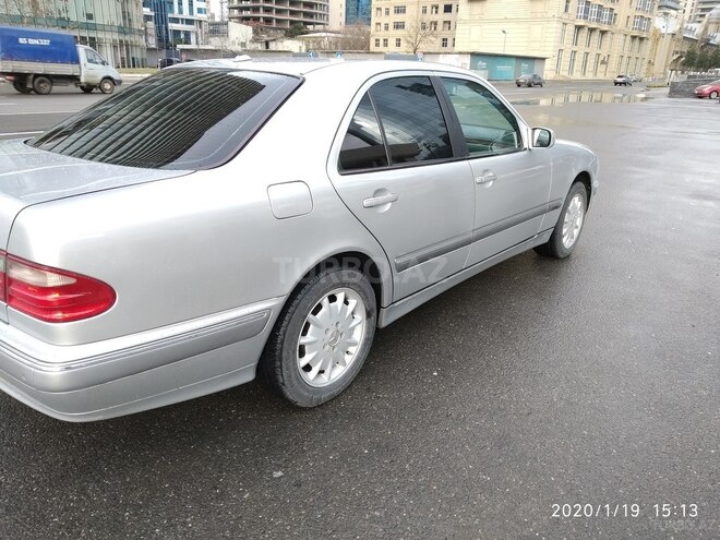 Mercedes E 240 2001, 241,200 km - 2.6 l - Bakı