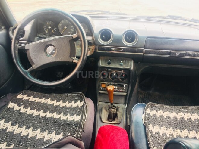 Mercedes  1985, 224,041 km - 3.0 l - Sumqayıt