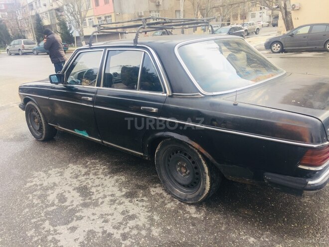 Mercedes  1985, 224,041 km - 3.0 l - Sumqayıt