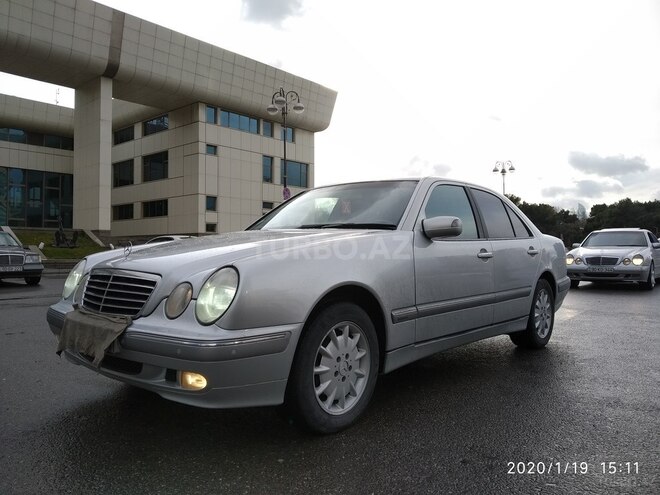Mercedes E 240 2001, 241,200 km - 2.4 l - Bakı