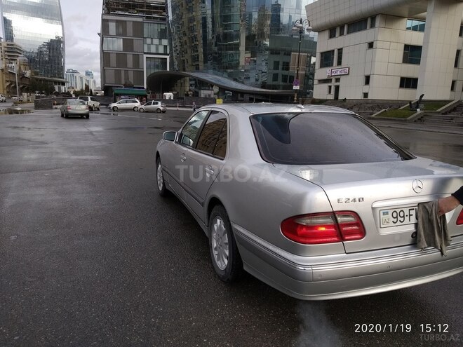 Mercedes E 240 2001, 241,200 km - 2.4 l - Bakı