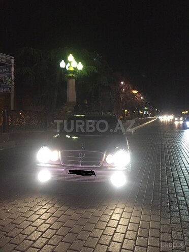 Mercedes E 200 1998, 330,000 km - 2.0 l - Gəncə