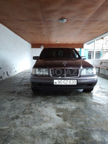 Mercedes C 220 1994, 255,000 km - 2.2 л - Yevlax