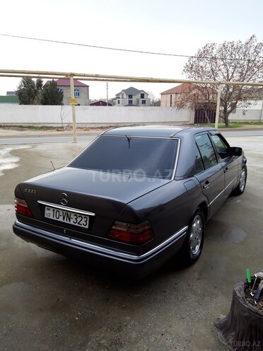 Mercedes E 220 1995, 437,000 km - 2.2 l - Bakı