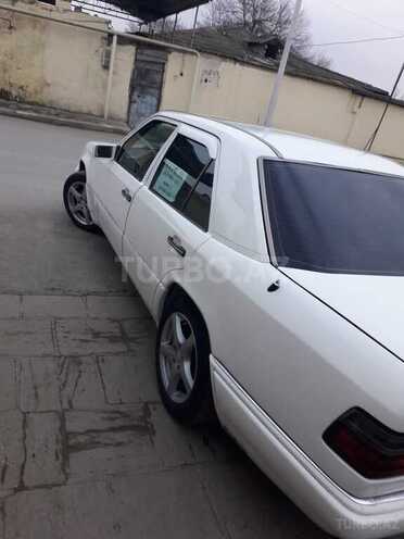 Mercedes E 200 1994, 293,850 km - 2.0 л - Şirvan
