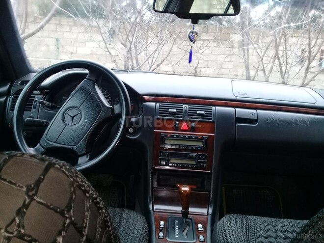 Mercedes E 250 1996, 380,200 km - 0.3 l - Bakı