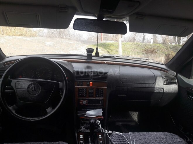 Mercedes C 220 1994, 402,201 km - 2.2 l - Füzuli
