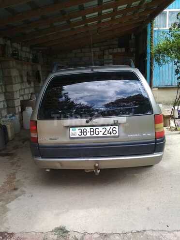 Opel Astra 1996, 372,895 km - 1.6 l - Qusar