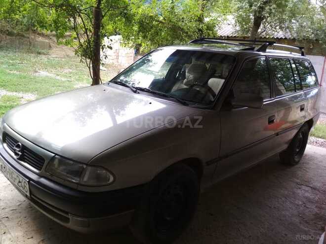 Opel Astra 1996, 372,895 km - 1.6 l - Qusar