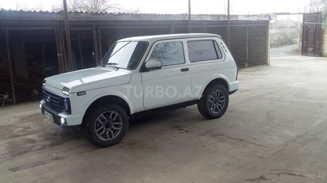 LADA (VAZ) Niva 2019, 9,000 km - 1.7 l - Şirvan