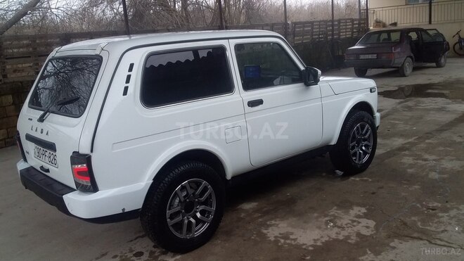 LADA (VAZ) Niva 2019, 9,000 km - 1.7 l - Şirvan