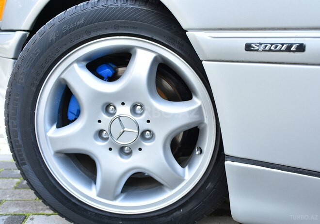 Mercedes C 230 2000, 235,000 km - 2.3 l - İmişli