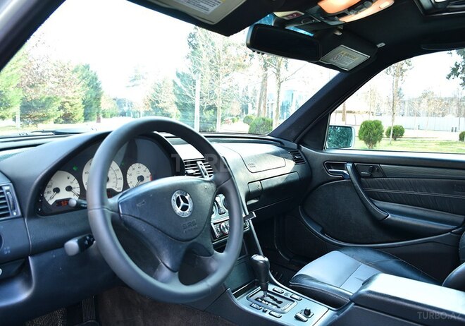 Mercedes C 230 2000, 235,000 km - 2.3 l - İmişli
