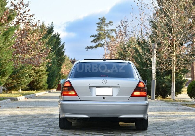 Mercedes C 230 2000, 235,000 km - 2.3 l - İmişli