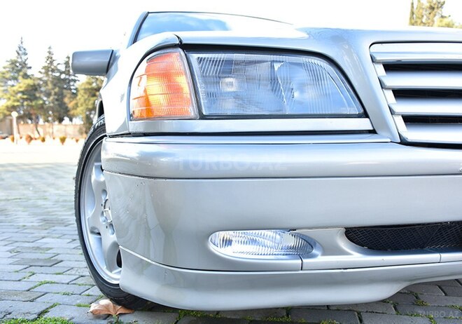 Mercedes C 230 2000, 235,000 km - 2.3 l - İmişli