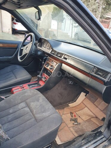 Mercedes E 280 1993, 350,000 km - 2.8 l - Bakı