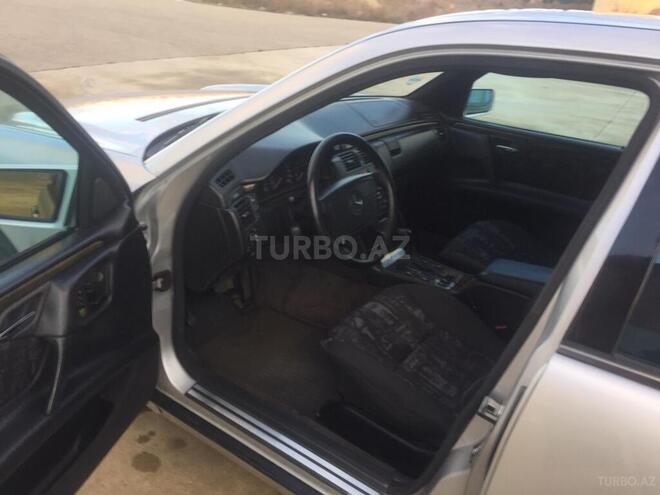 Mercedes E 240 1998, 287,000 km - 2.4 l - Sumqayıt