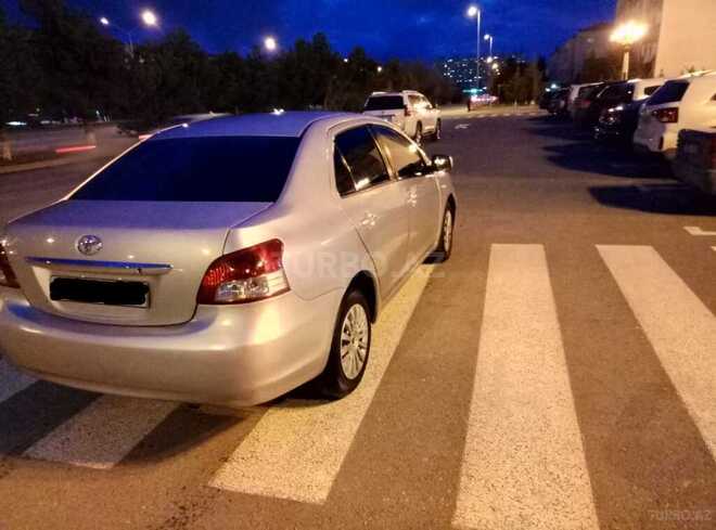 Toyota Yaris 2008, 180,000 km - 1.3 l - Sumqayıt