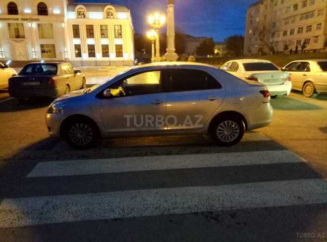 Toyota Yaris 2008, 180,000 km - 1.3 l - Sumqayıt