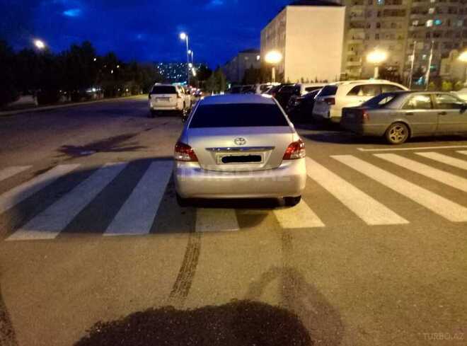 Toyota Yaris 2008, 180,000 km - 1.3 l - Sumqayıt