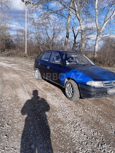 Opel Astra 1993, 448,576 km - 1.4 l - Quba