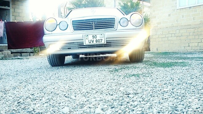 Mercedes E 200 1997, 418,000 km - 0.2 l - Şamaxı