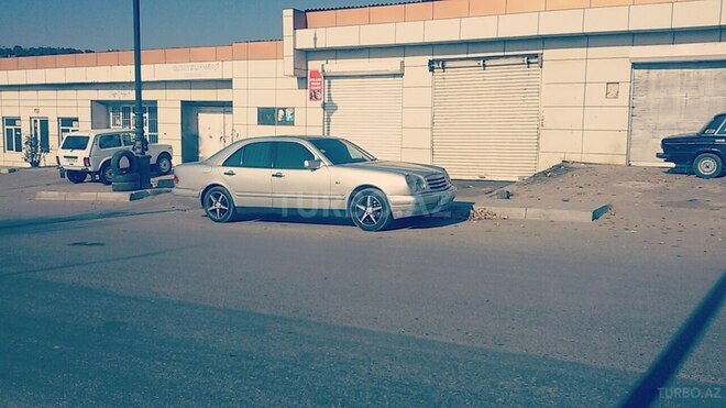 Mercedes E 200 1997, 418,000 km - 0.2 l - Şamaxı
