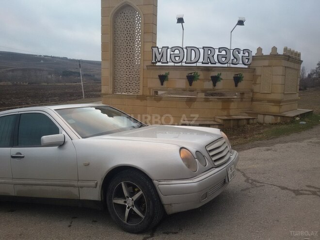 Mercedes E 200 1997, 418,000 km - 0.2 l - Şamaxı
