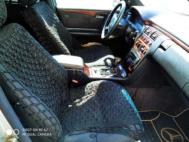 Mercedes E 200 1997, 418,000 km - 0.2 l - Şamaxı