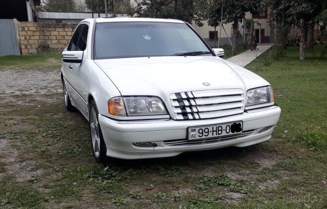 Mercedes C 240 1999, 210,000 km - 2.4 л - Qəbələ
