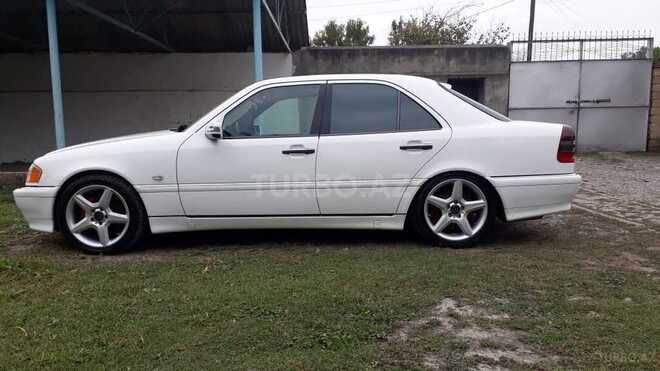 Mercedes C 240 1999, 210,000 km - 2.4 л - Qəbələ