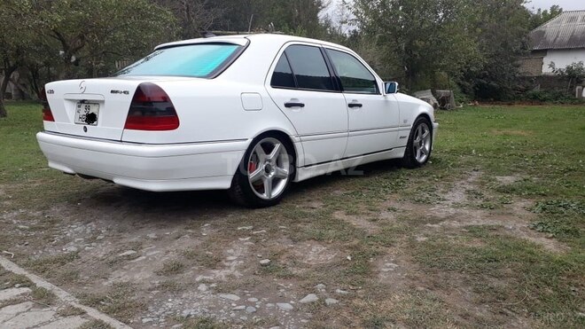 Mercedes C 240 1999, 210,000 km - 2.4 л - Qəbələ