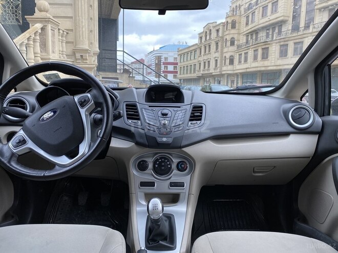 Ford Fiesta 2015, 68,000 km - 1.0 л - Bakı