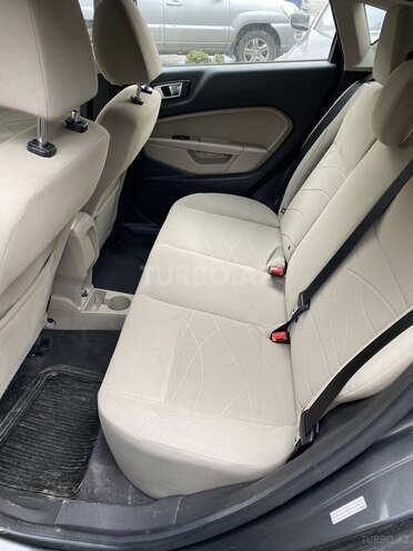 Ford Fiesta 2015, 68,000 km - 1.0 л - Bakı
