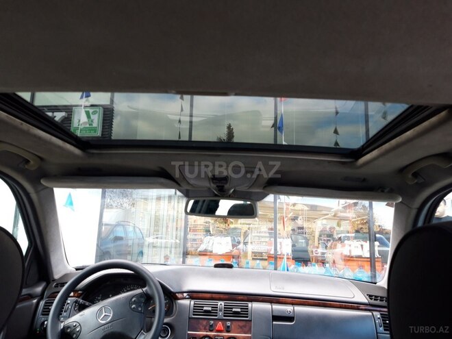 Mercedes E 220 2001, 284,000 km - 2.2 l - Bakı