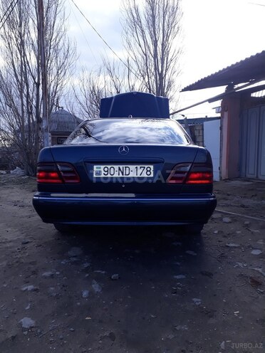 Mercedes E 220 2001, 600,100 km - 2.2 l - Bakı
