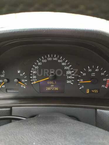 Mercedes E 240 2001, 287,236 km - 2.6 l - Bakı