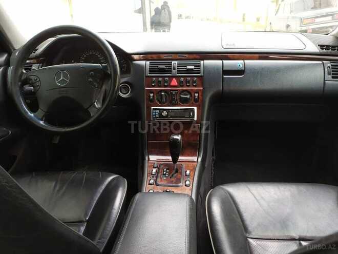Mercedes E 240 2001, 287,236 km - 2.6 l - Bakı