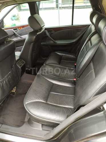 Mercedes E 240 2001, 287,236 km - 2.6 l - Bakı