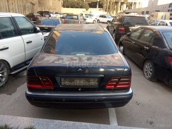 Mercedes E 220 1998, 327,224 km - 2.2 l - Bakı