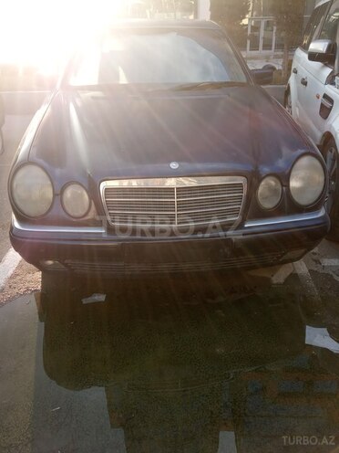 Mercedes E 220 1998, 327,224 km - 2.2 l - Bakı